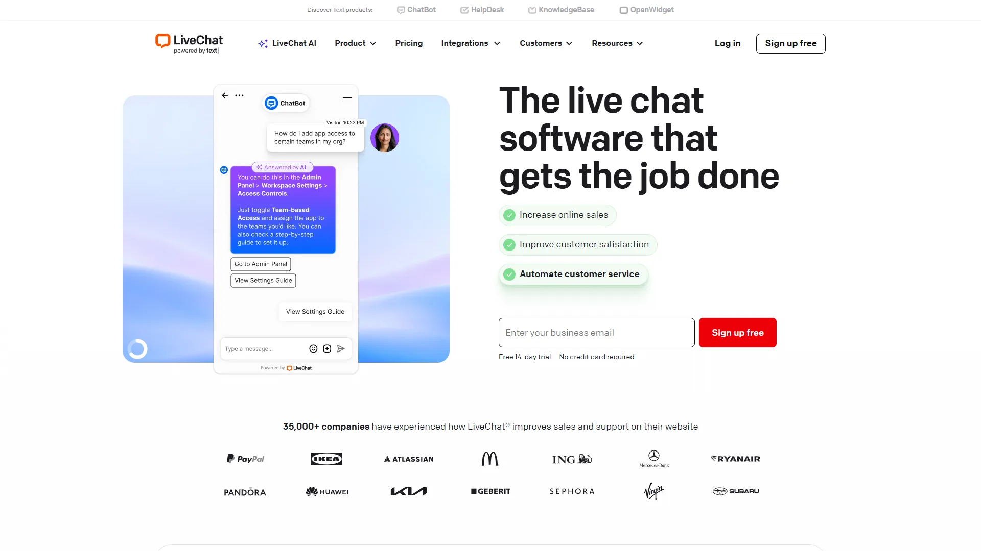 LiveChat agent interface showing the chat widget and customer conversation history
